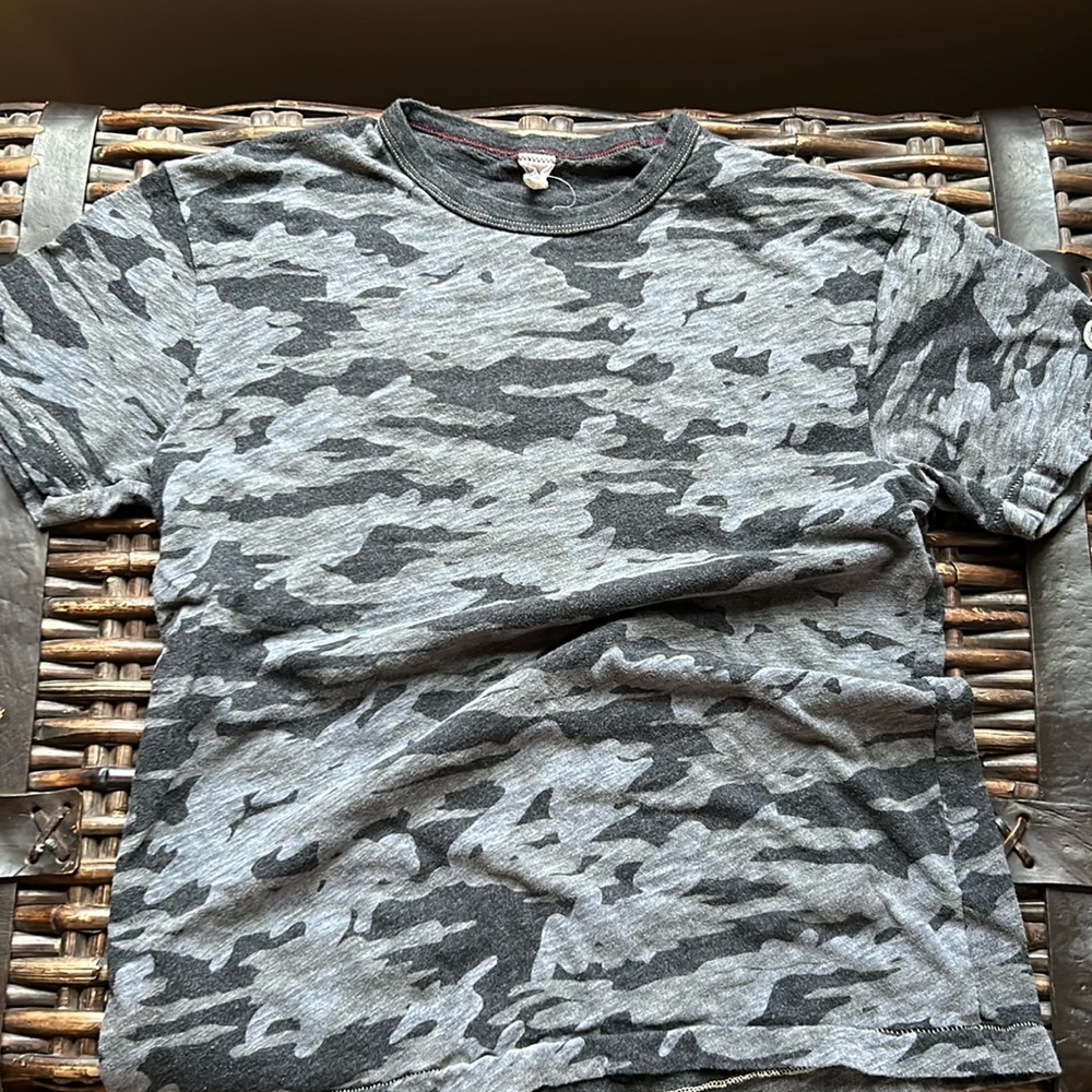 Todd Snyder Gray Camo Short Sleeve Tee